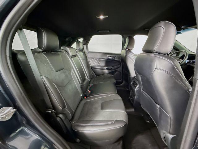 Photo of 2022 Stone Blue Metallic Ford Edge
