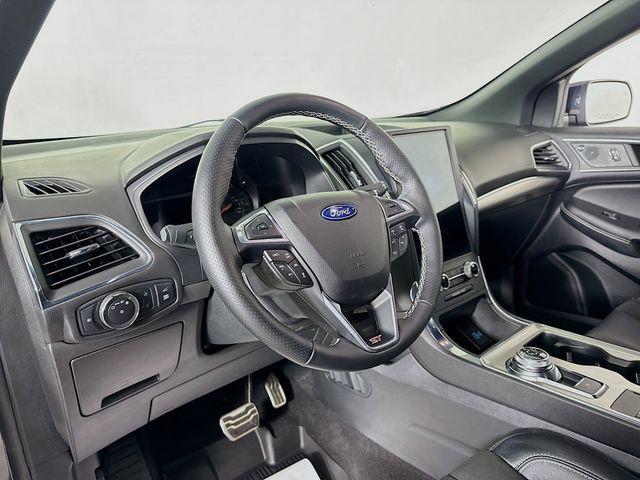 Photo of 2022 Stone Blue Metallic Ford Edge