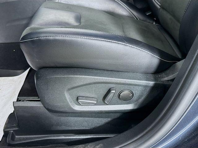 Photo of 2022 Stone Blue Metallic Ford Edge