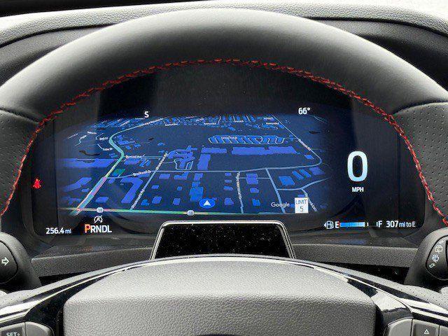 Photo of 2025 White Ford Explorer