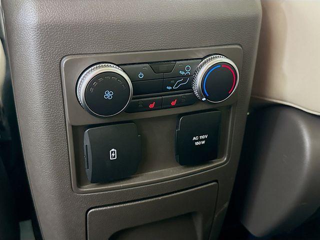 Photo of 2022 Star White Ford Explorer