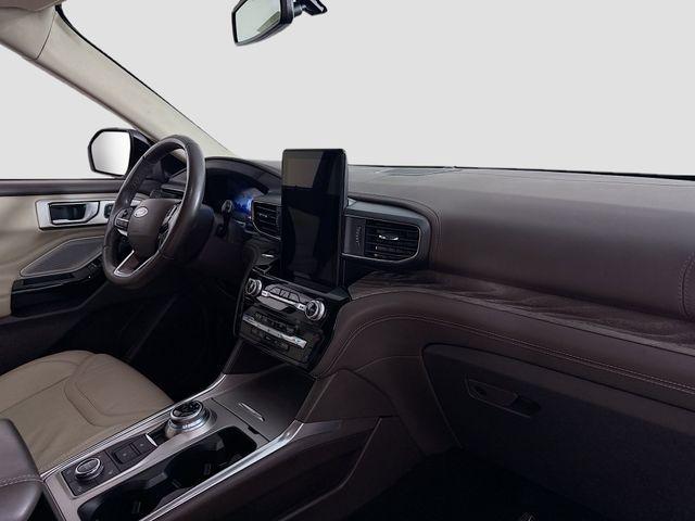 Photo of 2022 Star White Ford Explorer
