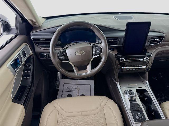 Photo of 2022 Star White Ford Explorer