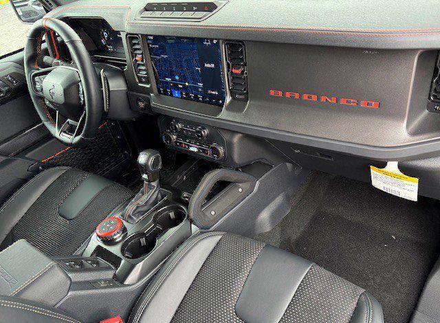 Photo of 2025 Green Ford Bronco