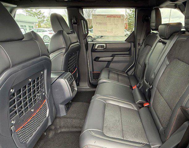 Photo of 2025 Green Ford Bronco