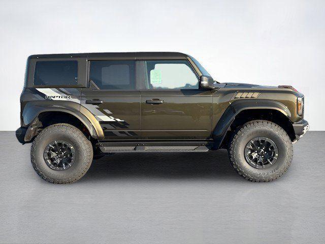 Photo of 2025 Green Ford Bronco