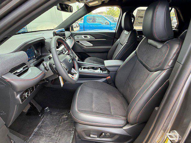 Photo of 2025 Gray Metallic Ford Explorer