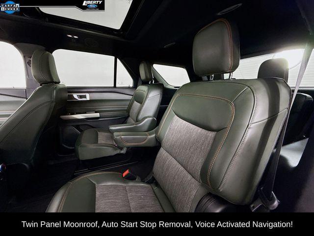 Photo of 2022 Star White Ford Explorer