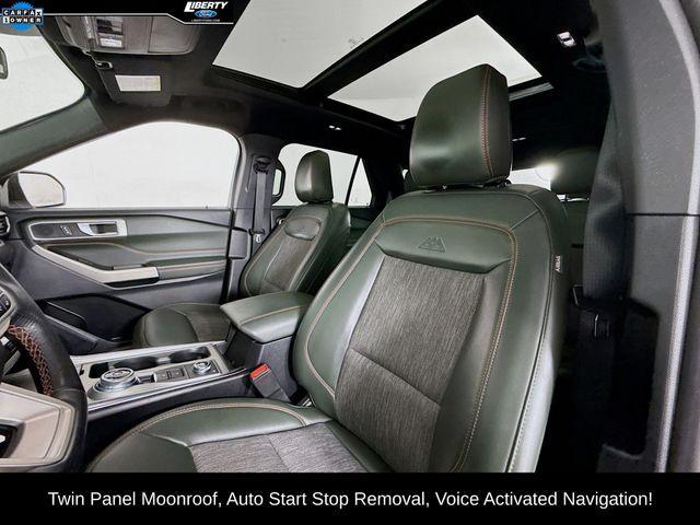 Photo of 2022 Star White Ford Explorer