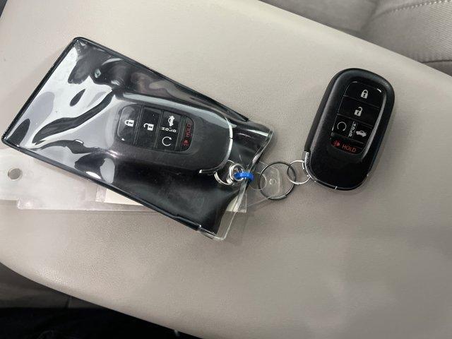 Photo of 2025 Platinum White Pearl Honda Accord