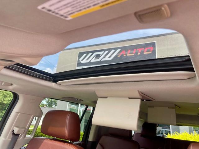 Photo of 2016 White Chevrolet Suburban