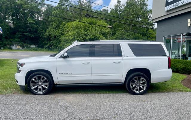 Photo of 2016 White Chevrolet Suburban