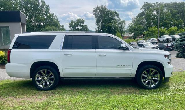 Photo of 2016 White Chevrolet Suburban