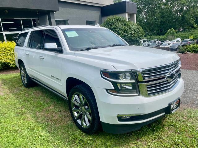 Photo of 2016 White Chevrolet Suburban