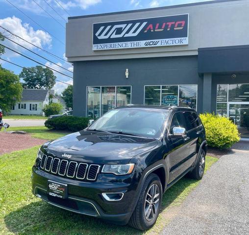 Photo of 2018 Black Jeep Grand Cherokee