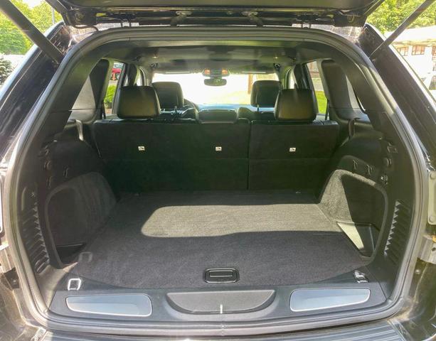 Photo of 2018 Black Jeep Grand Cherokee