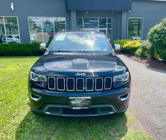 Photo of 2018 Black Jeep Grand Cherokee