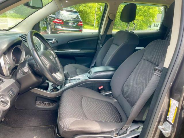Photo of 2015 Gray Dodge Journey
