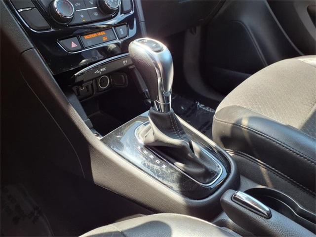 Photo of 2020 Summit White Buick Encore