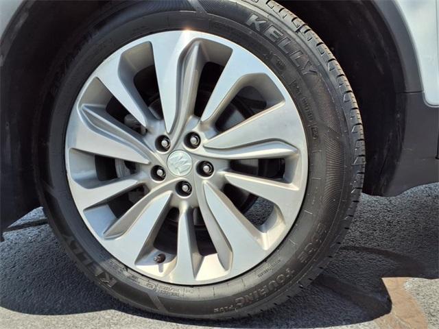 Photo of 2020 Summit White Buick Encore