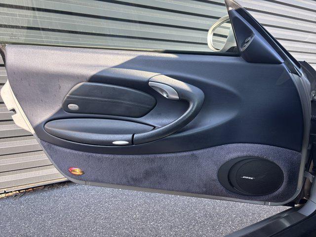 Photo of 2002 Arctic Silver Metallic Porsche 911