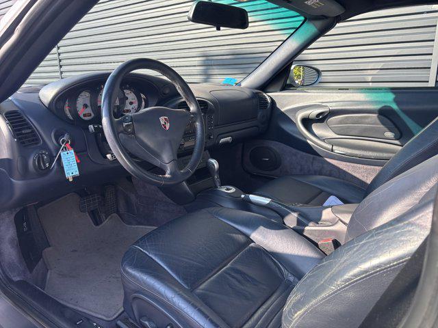 Photo of 2002 Arctic Silver Metallic Porsche 911