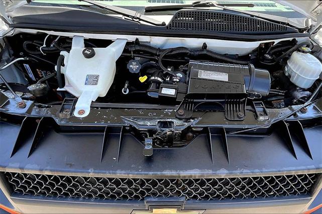 Photo of 2014 Summit White Chevrolet Express 3500