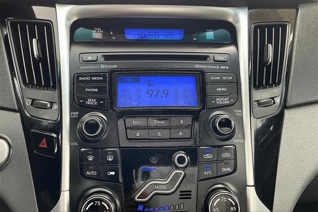 Photo of 2013 Pacific Blue Pearl Mica Hyundai SONATA