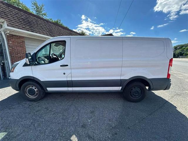 Photo of 2015 Oxford White Ford Transit-150