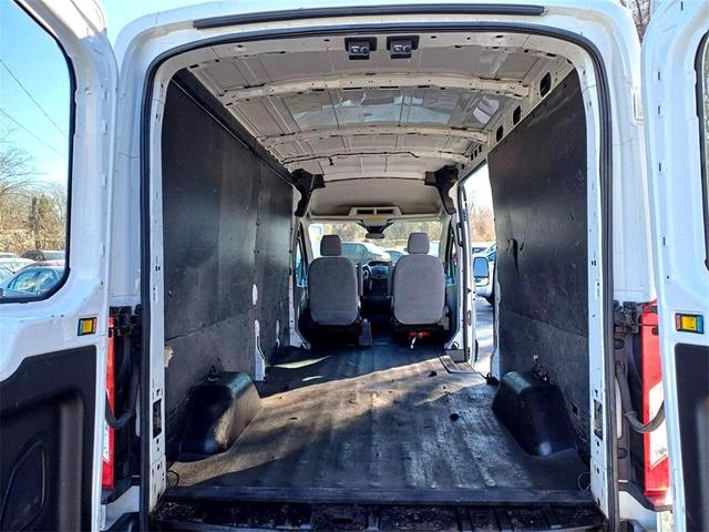 Photo of 2015 Oxford White Ford Transit-250