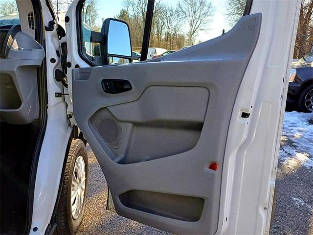Photo of 2015 Oxford White Ford Transit-250