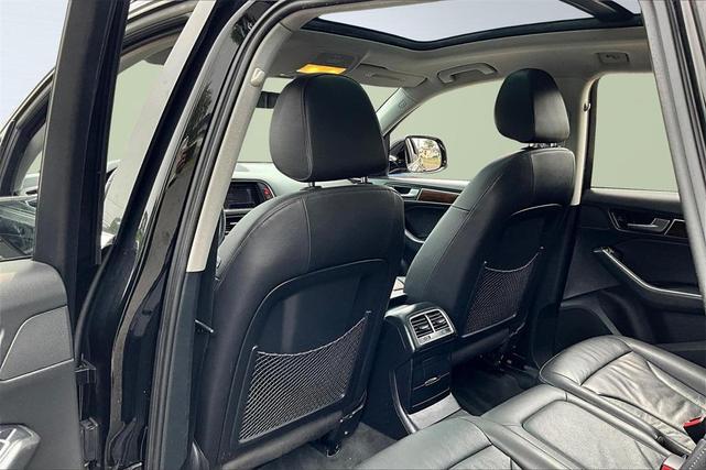 Photo of 2015 Black Audi Q5