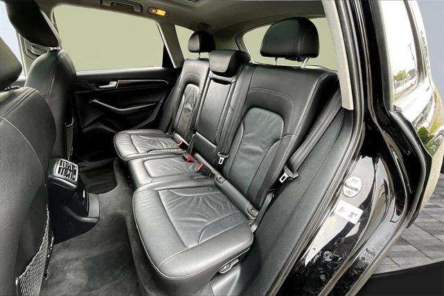 Photo of 2015 Black Audi Q5