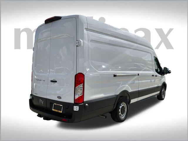 Photo of 2025 Oxford White Ford Transit-350
