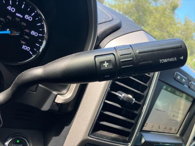 Photo of 2019 Oxford White Ford F-350