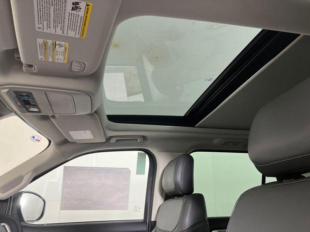 Photo of 2025 Space Silver Metallic Ford Expedition