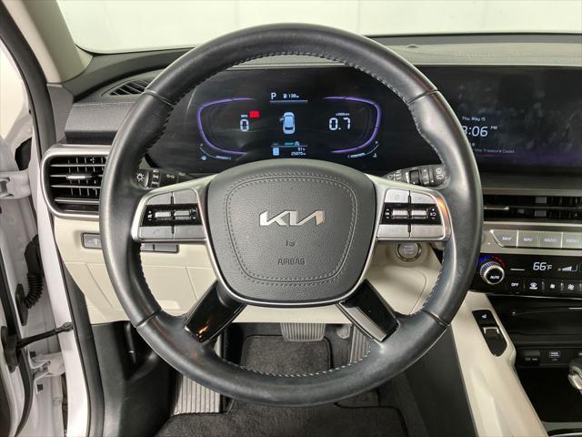 Photo of 2024 Glacial White Pearl Kia Telluride