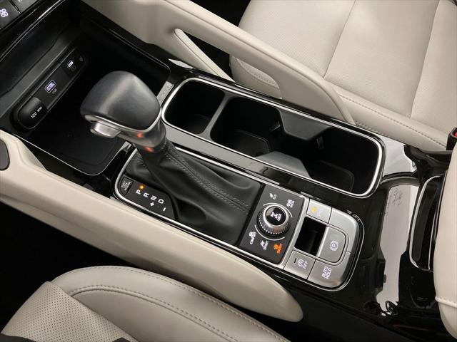 Photo of 2024 Glacial White Pearl Kia Telluride