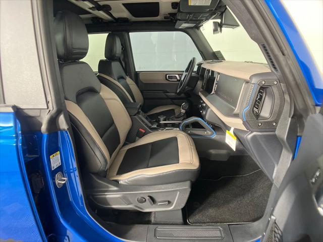 Photo of 2024 Blue Metallic Ford Bronco