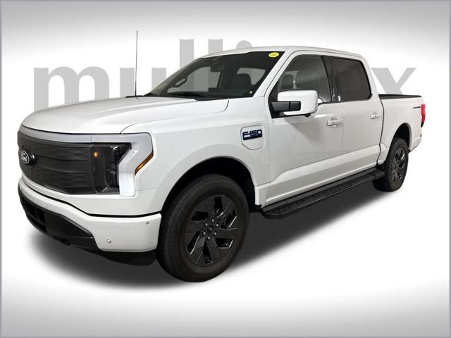 Photo of 2024 Oxford White Ford F-150 Lightning