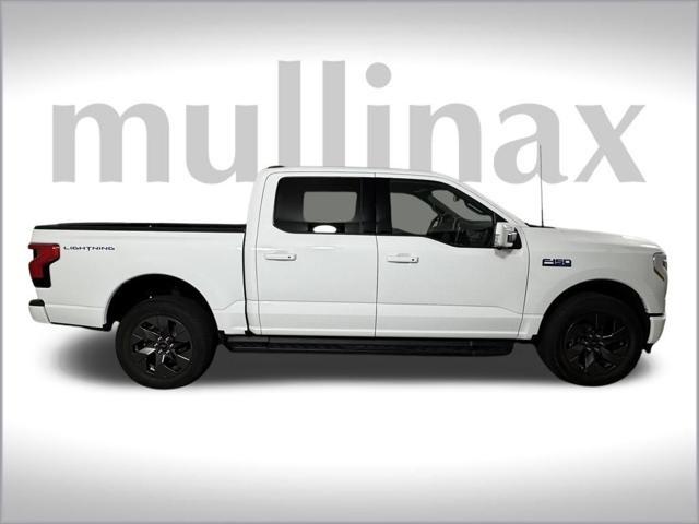 Photo of 2024 Oxford White Ford F-150 Lightning