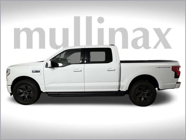 Photo of 2024 Oxford White Ford F-150 Lightning