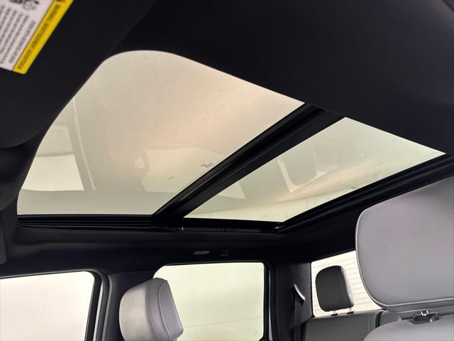 Photo of 2024 Oxford White Ford F-150 Lightning