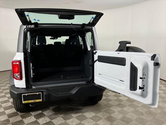 Photo of 2025 Oxford White Ford Bronco