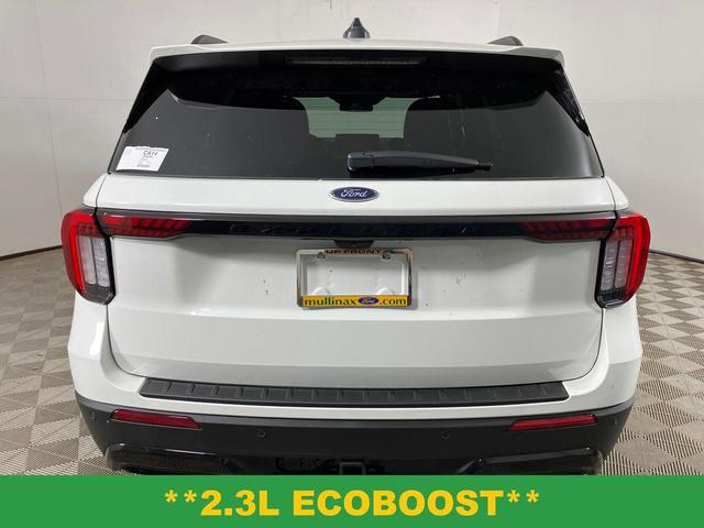 Photo of 2025 White Metallic Ford Explorer