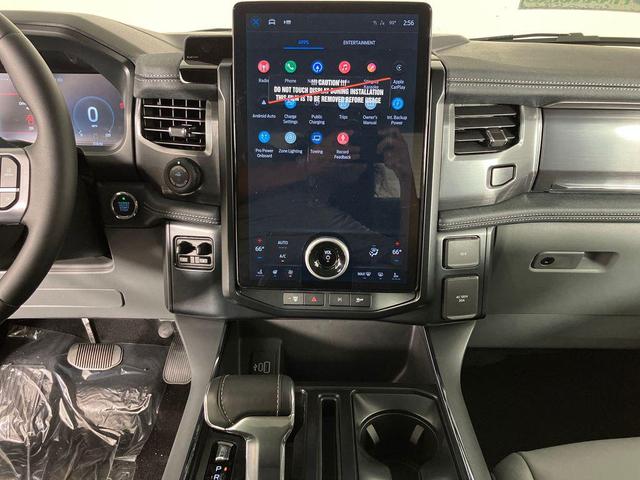 Photo of 2025 Oxford White Ford F-150 Lightning