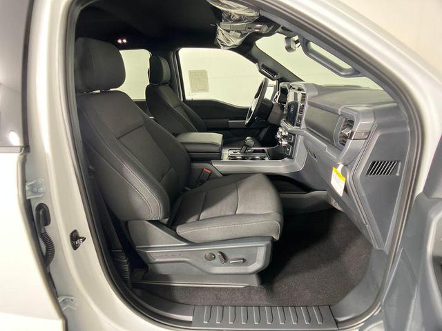 Photo of 2025 Oxford White Ford F-150
