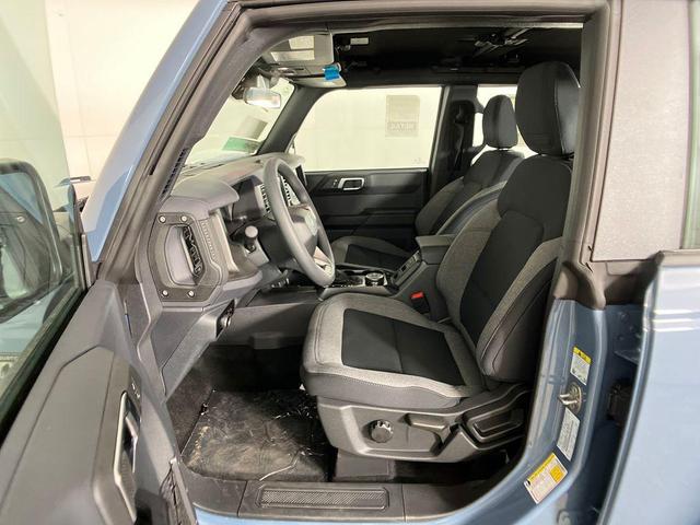 Photo of 2025 Azure Gray Metallic Tri-Coat Ford Bronco