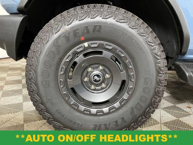 Photo of 2025 Azure Gray Metallic Tri-Coat Ford Bronco