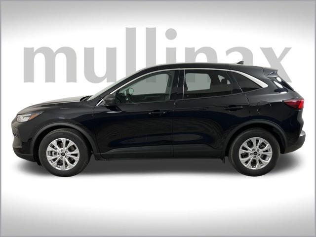 Photo of 2023 Agate Black Metallic Ford Escape